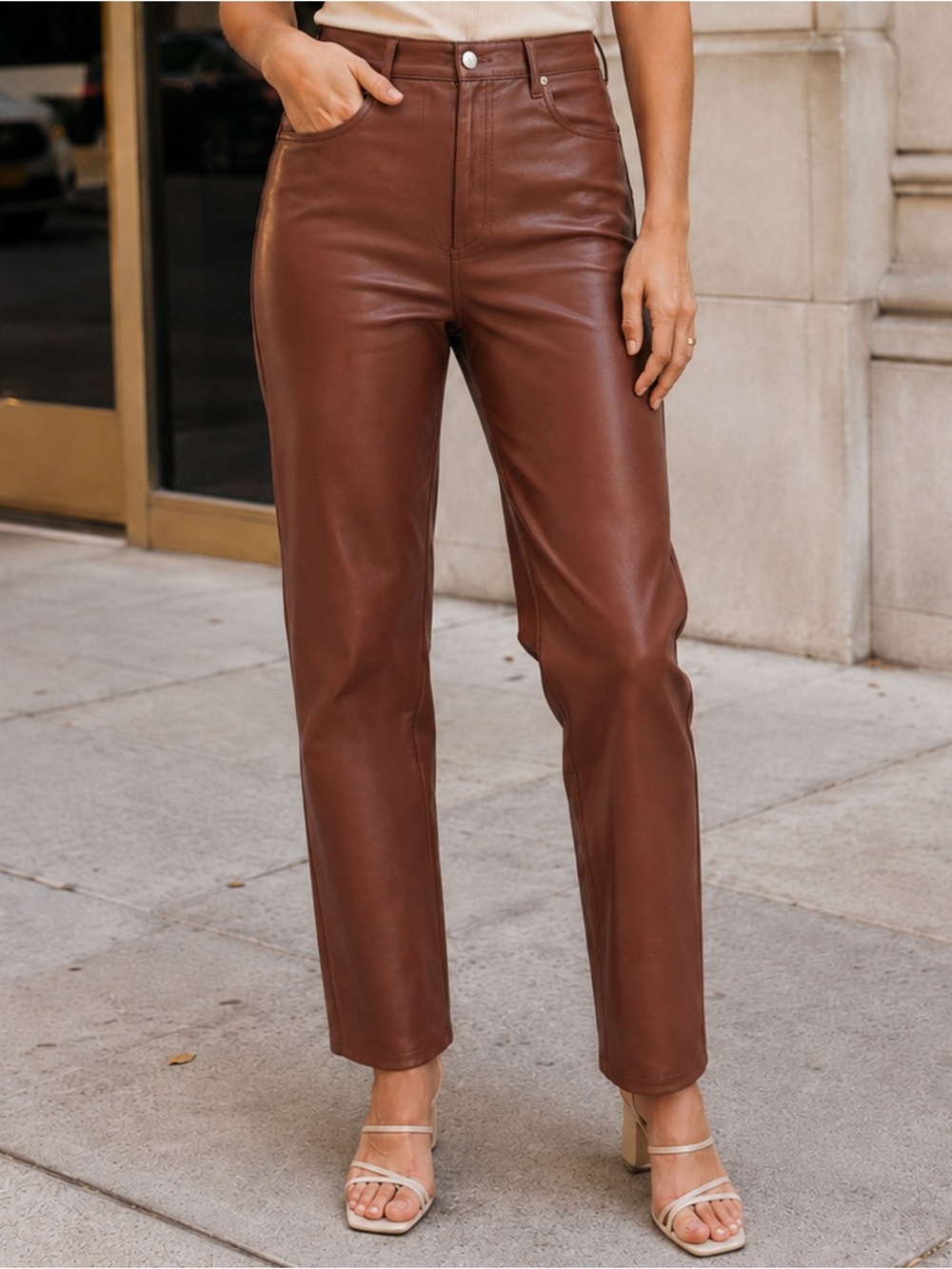 NWT Aritzia Wilfred Melina Short Size 4 Mocha Sorbet Vegan Leather Pants